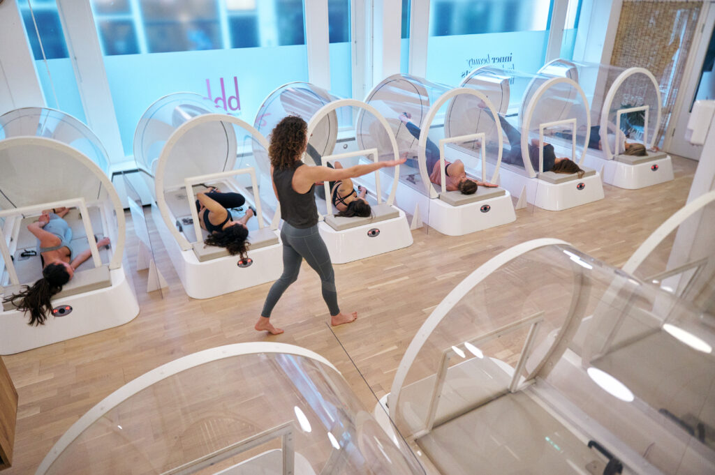 Exercising in the hot cabin at bbb is short and intensive: 30 minutes. Our coaches ensure that you get the most out of yourself in that half hour.